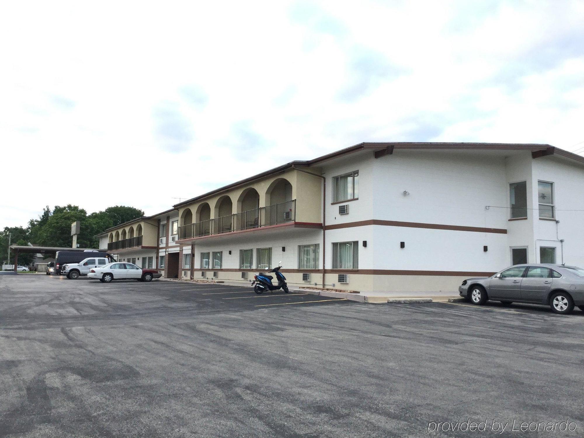 Americas Best Inn&Suites Urbana Exterior foto