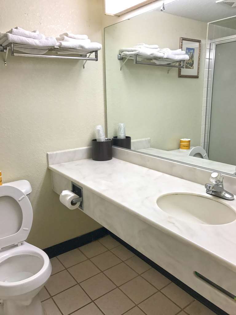 Americas Best Inn&Suites Urbana Habitación foto