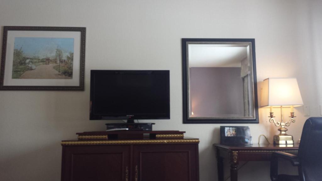 Americas Best Inn&Suites Urbana Habitación foto
